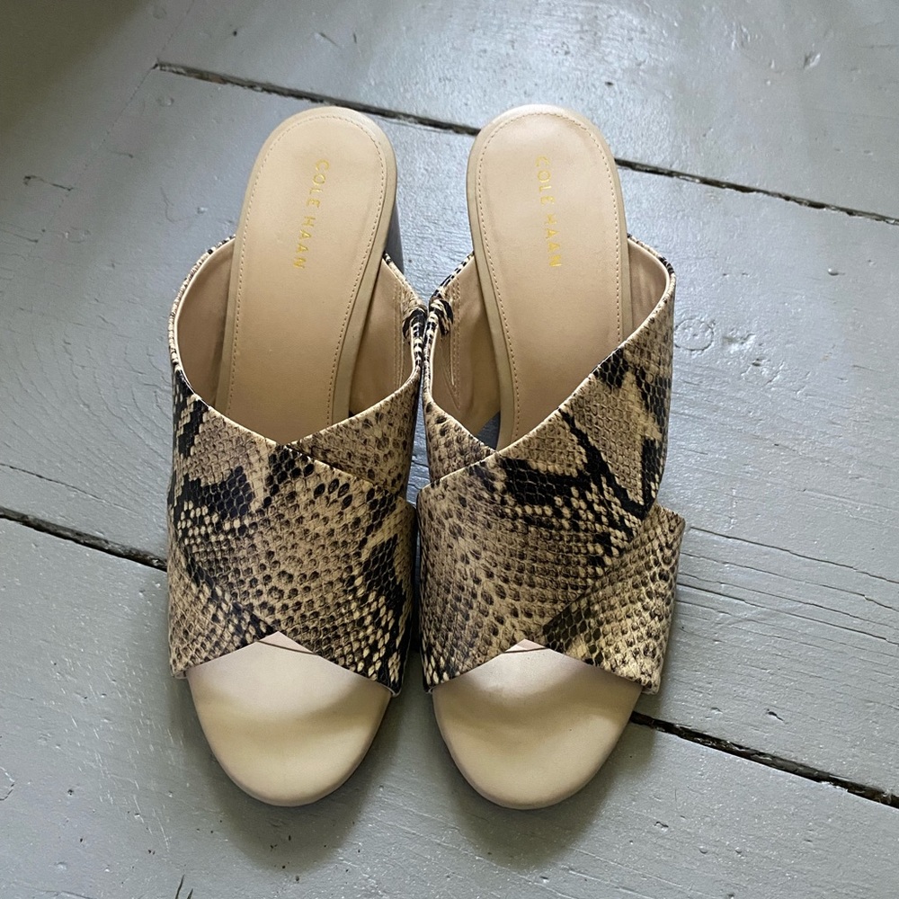 NWOT Cole Haan snakeskin heels